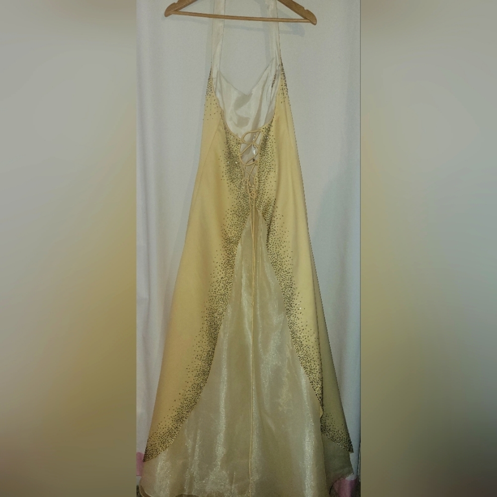 Morgan & Co. Yellow Gown Size 10 💛